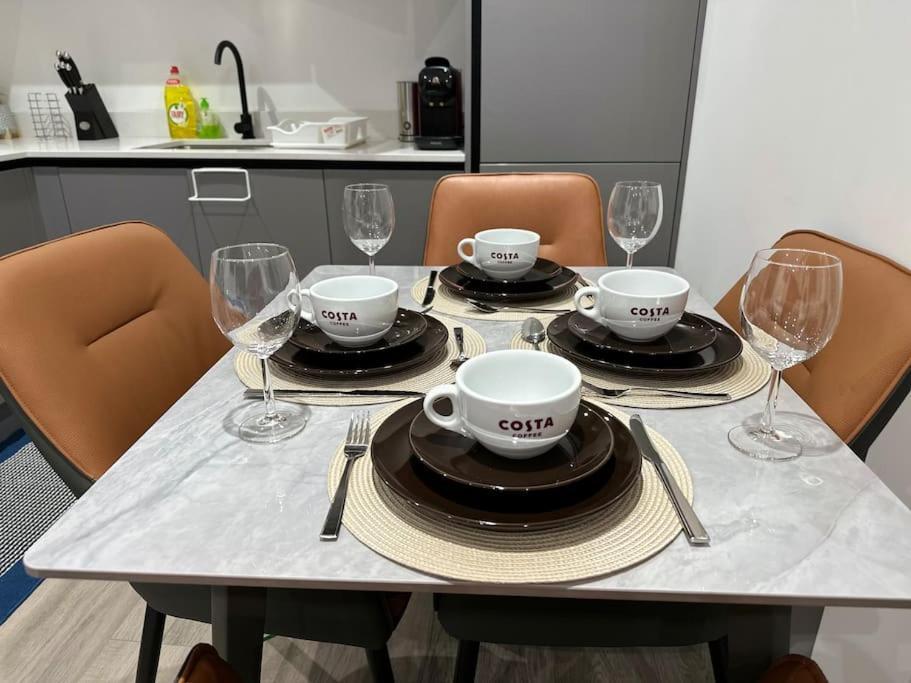 Apartment Aqua Dreams -serviced Luxury Apartment, Coyles Place At Portland 88 Belfast