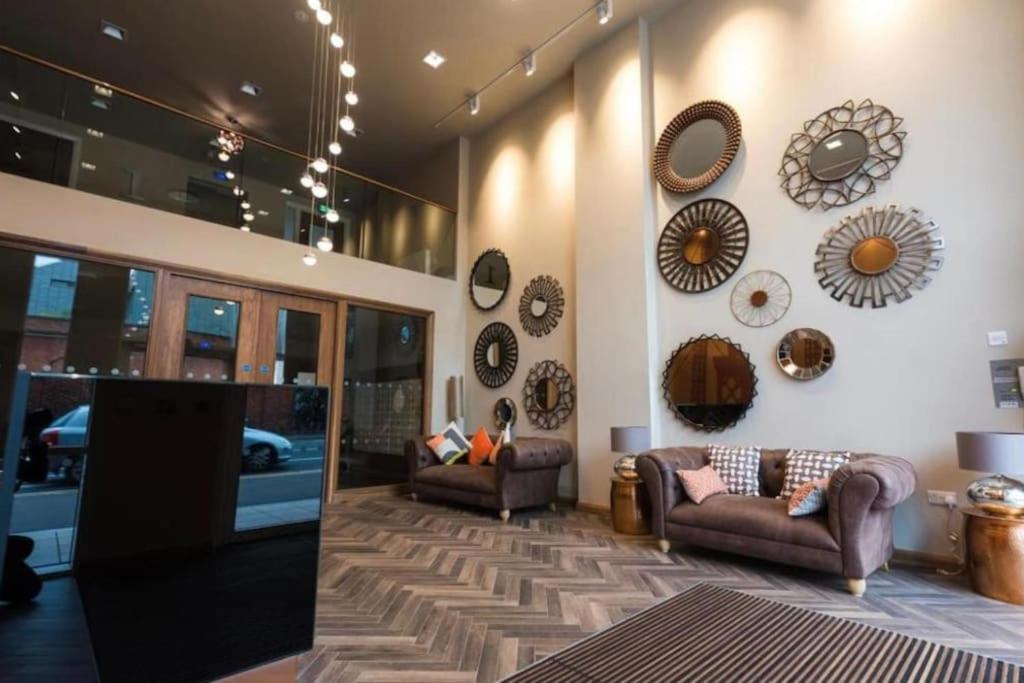 Aqua Dreams -serviced Luxury Apartment, Coyles Place At Portland 88 Apartment Belfast