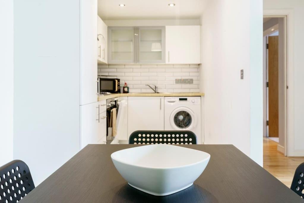 Apartment Stylish Centre 2 Bedroom With Cityscape View *