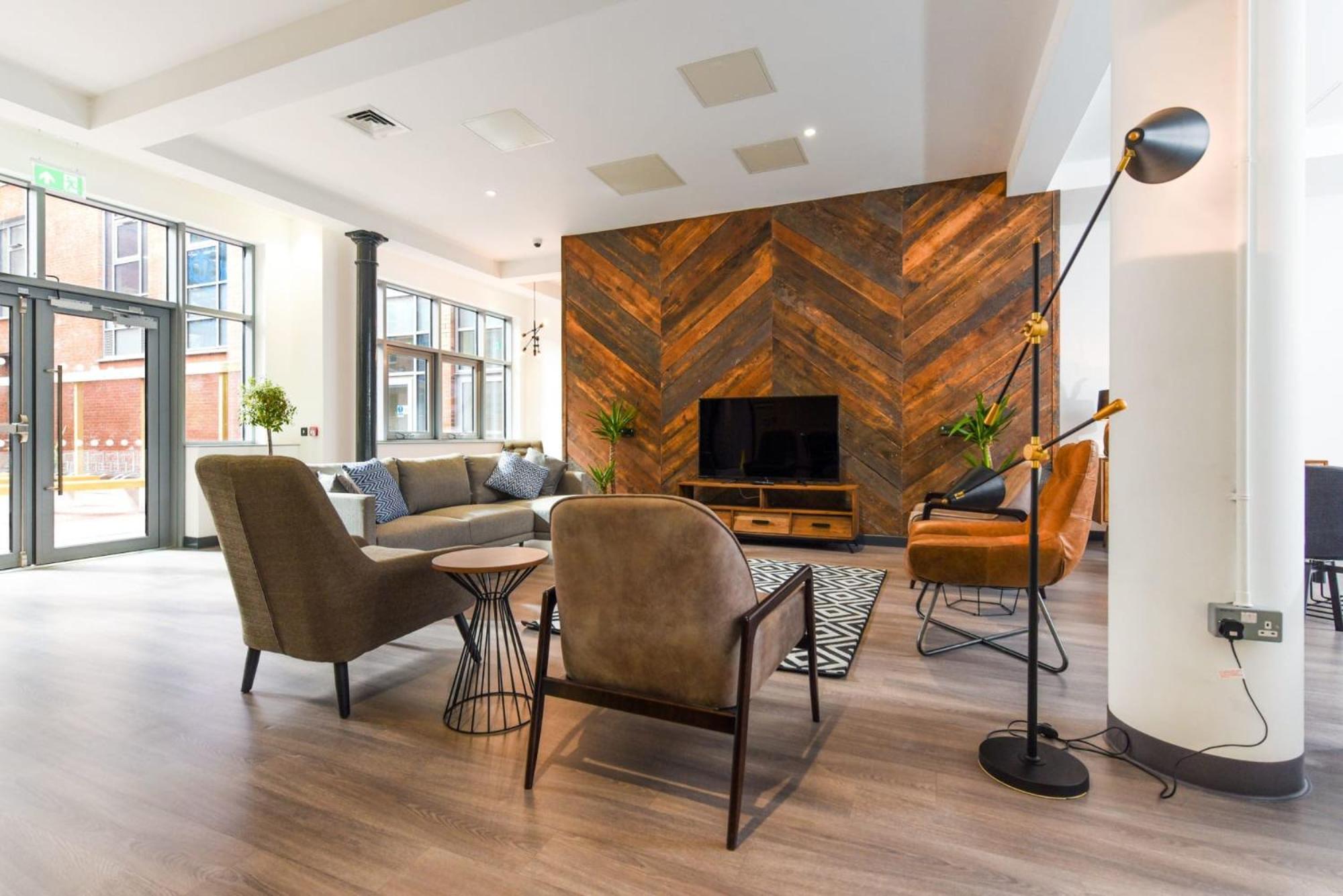 Apartment Student-only In *