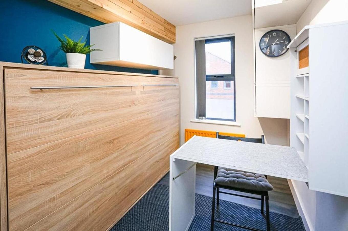 Apartment Funky - Secure Parking - Wifi - Sleeps 6 - No Parties *