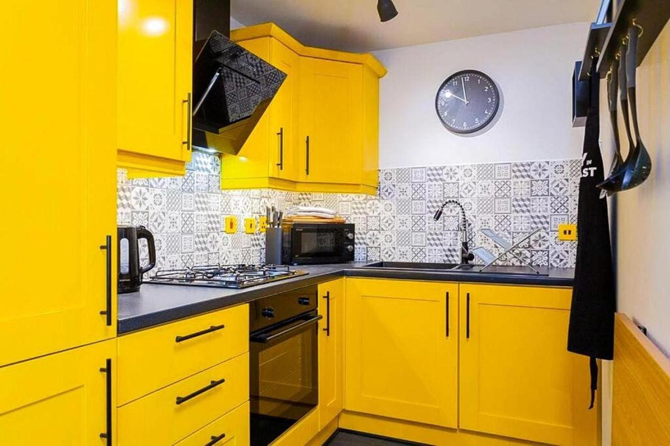 Apartment Funky - Secure Parking - Wifi - Sleeps 6 - No Parties Belfast