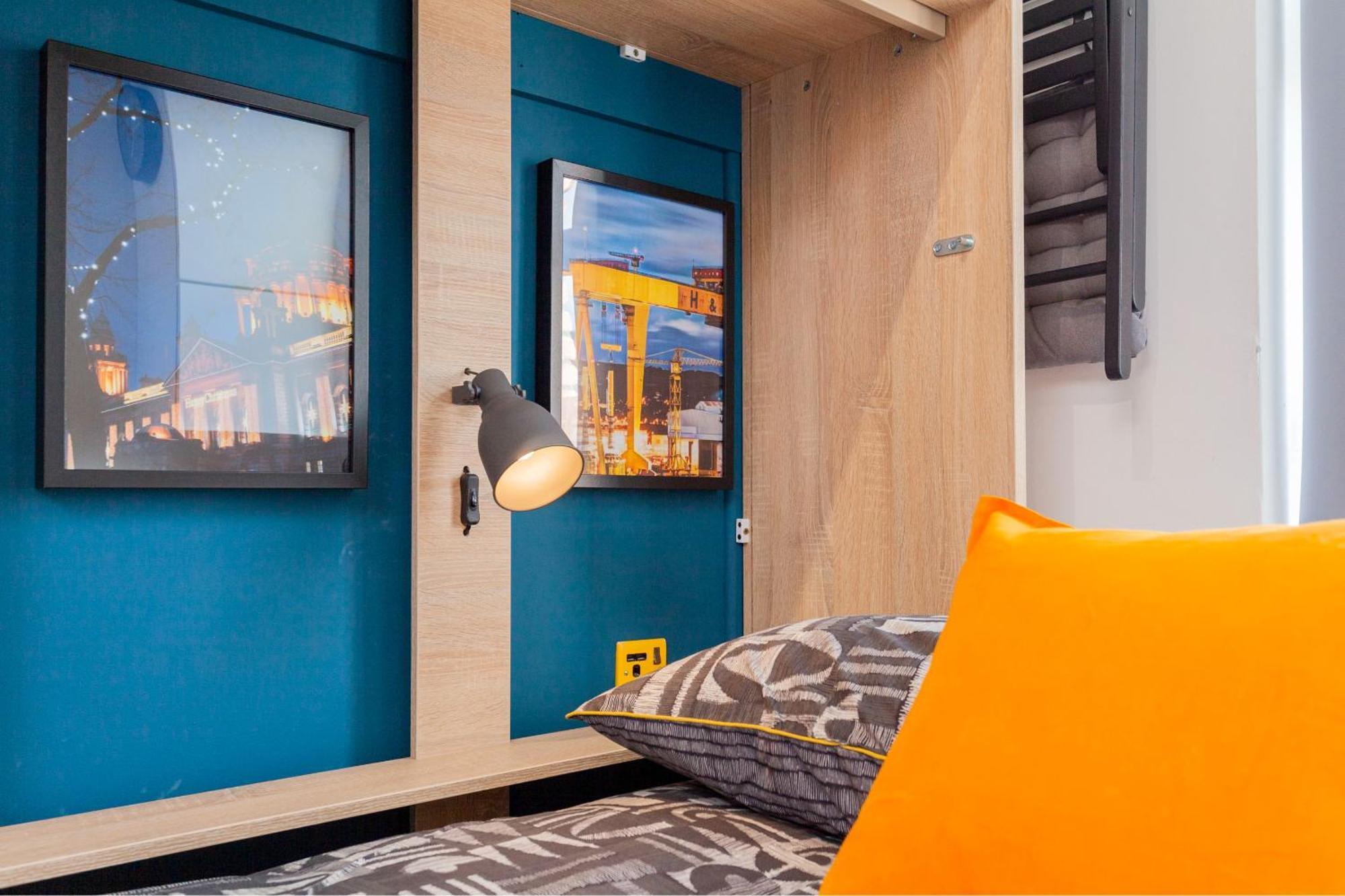 Funky - Secure Parking - Wifi - Sleeps 6 - No Parties