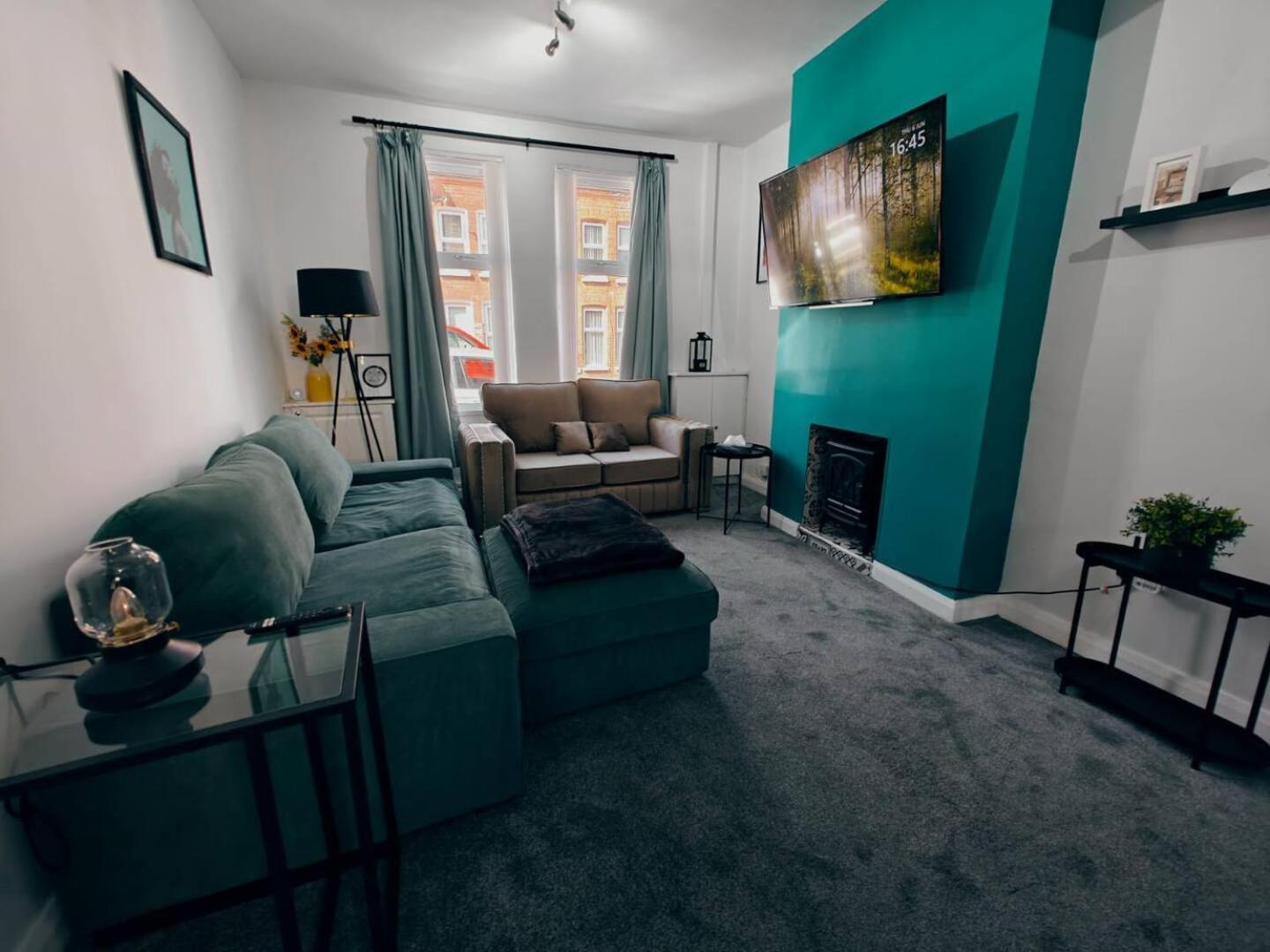 4br Ravenhill Modern Holiday home *