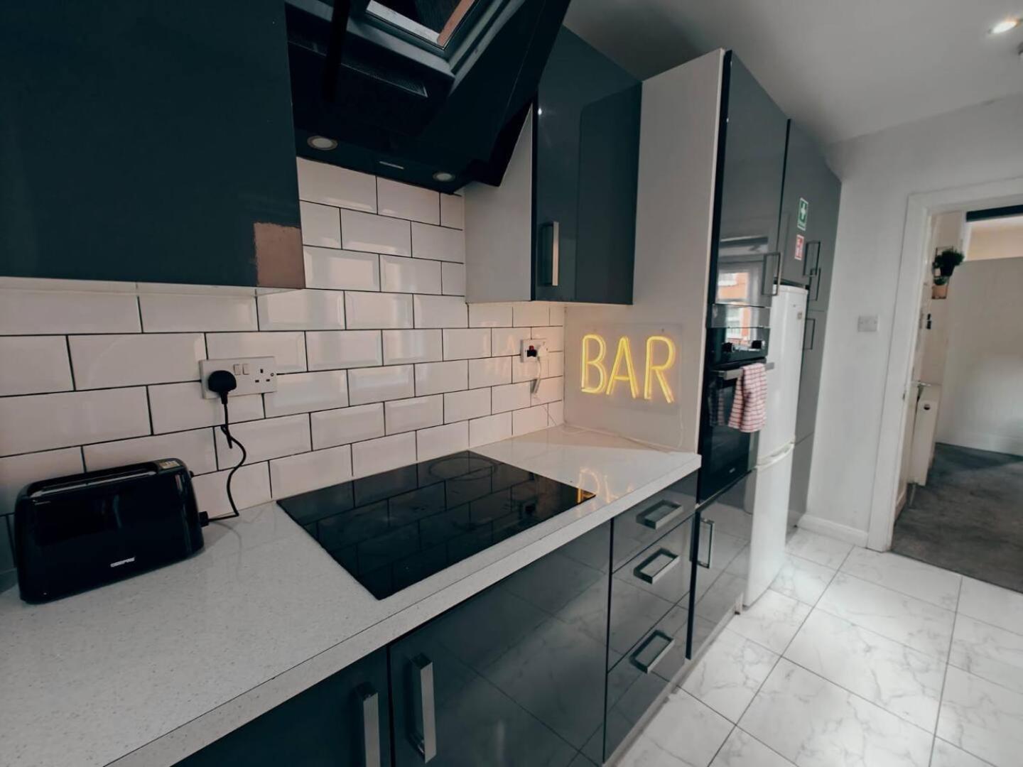 Holiday home 4br Ravenhill Modern *