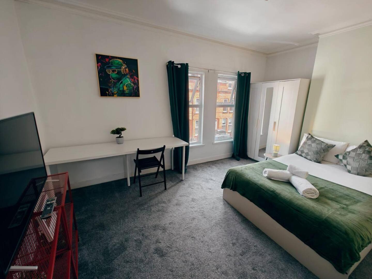 Holiday home 4br Ravenhill Modern