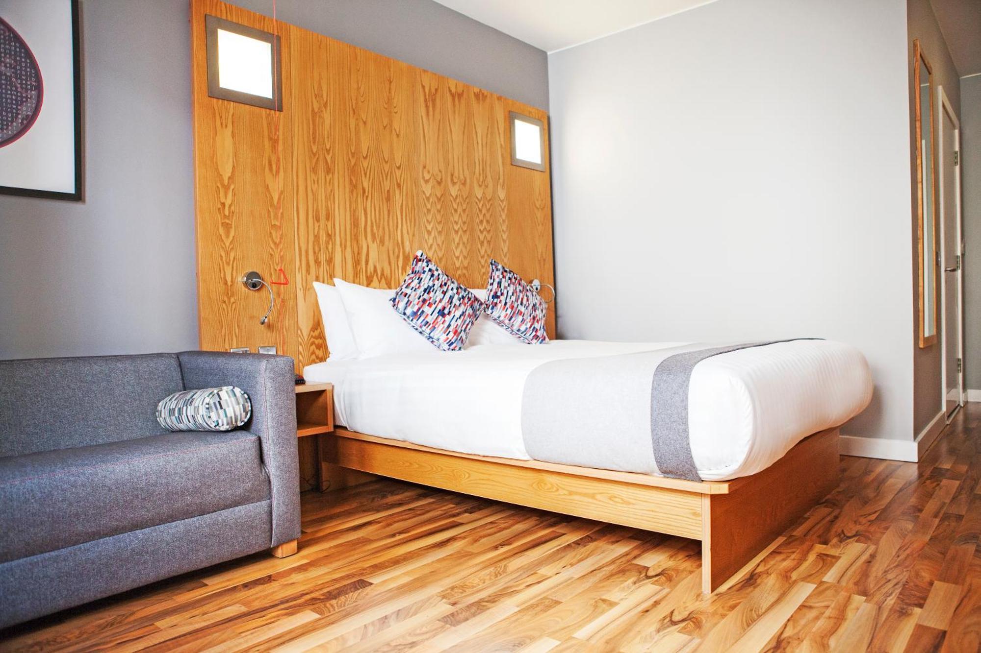 Ramada By Wyndham Hotel Belfast