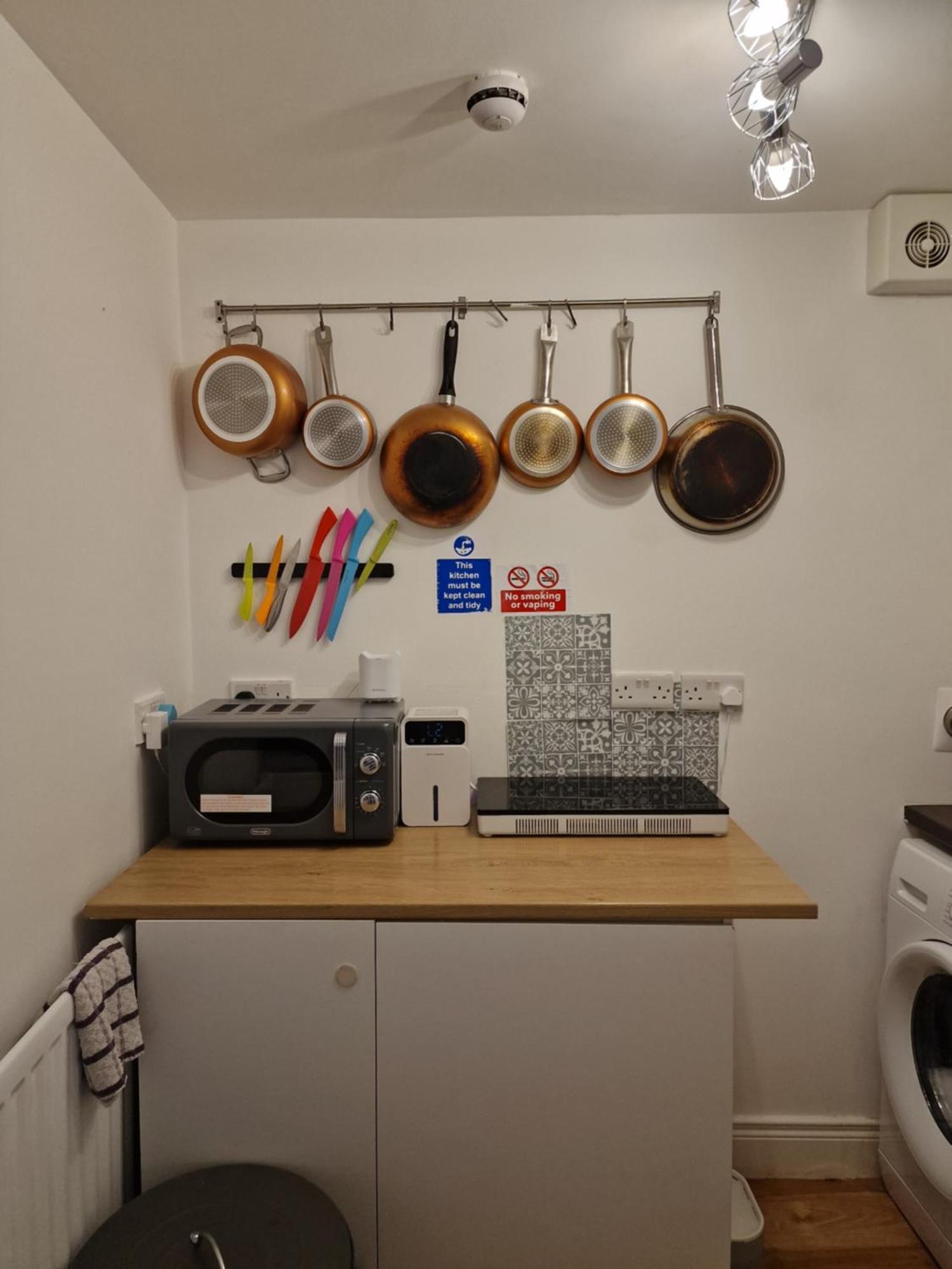 Aunty Katie'S House, Ni Tourist Board Certified & Located On The Main Oldpark Road To Belfast, With Free Continental Breakfast & Free Ultra Fast Sky Internet, Free Sky Sports & Free Sky Cinema, Self-Check In After 10Pm Gmt Hostel *