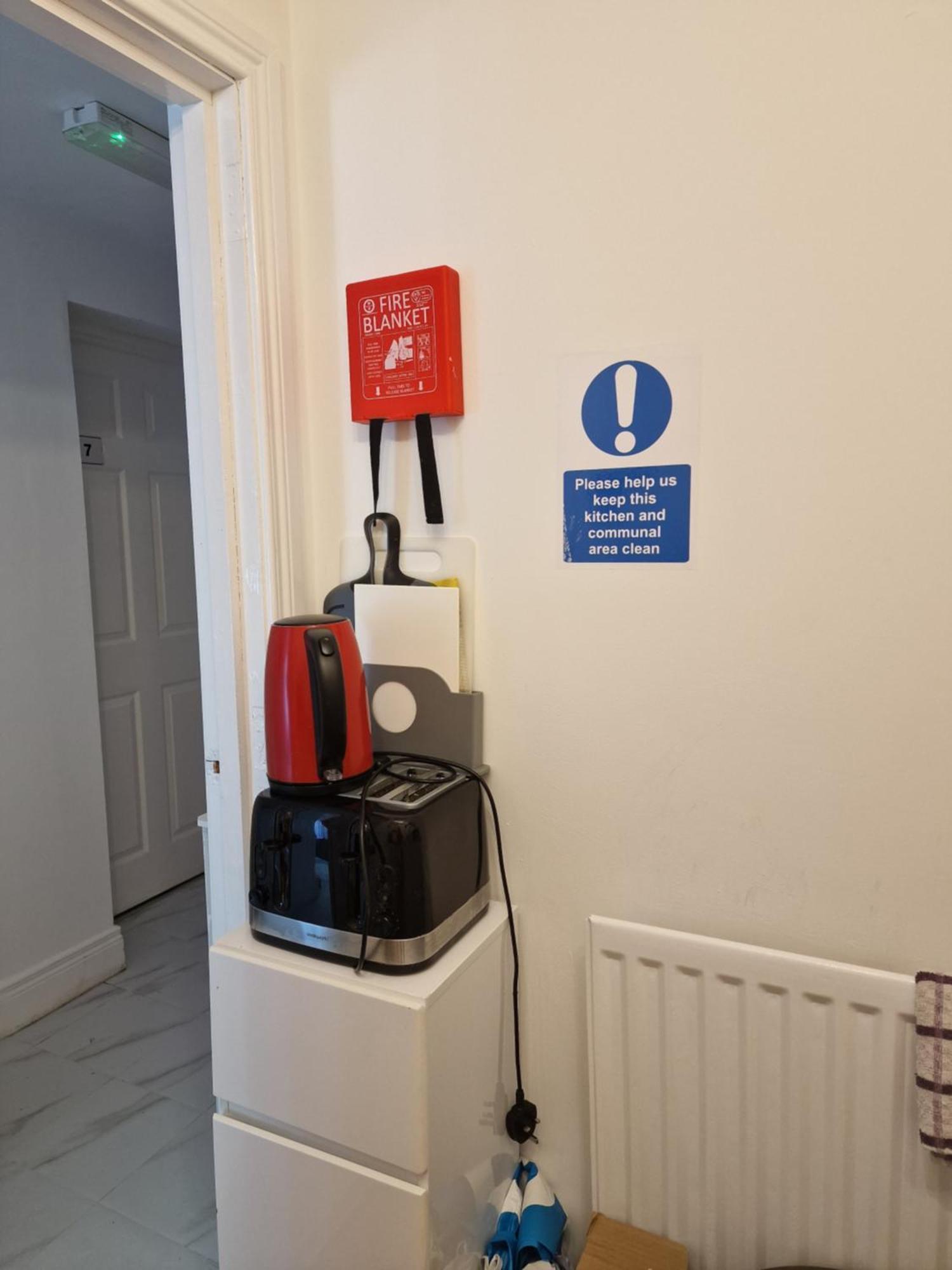 Aunty Katie'S House, Ni Tourist Board Certified & Located On The Main Oldpark Road To Belfast, With Free Continental Breakfast & Free Ultra Fast Sky Internet, Free Sky Sports & Free Sky Cinema, Self-Check In After 10Pm Gmt Hostel Belfast