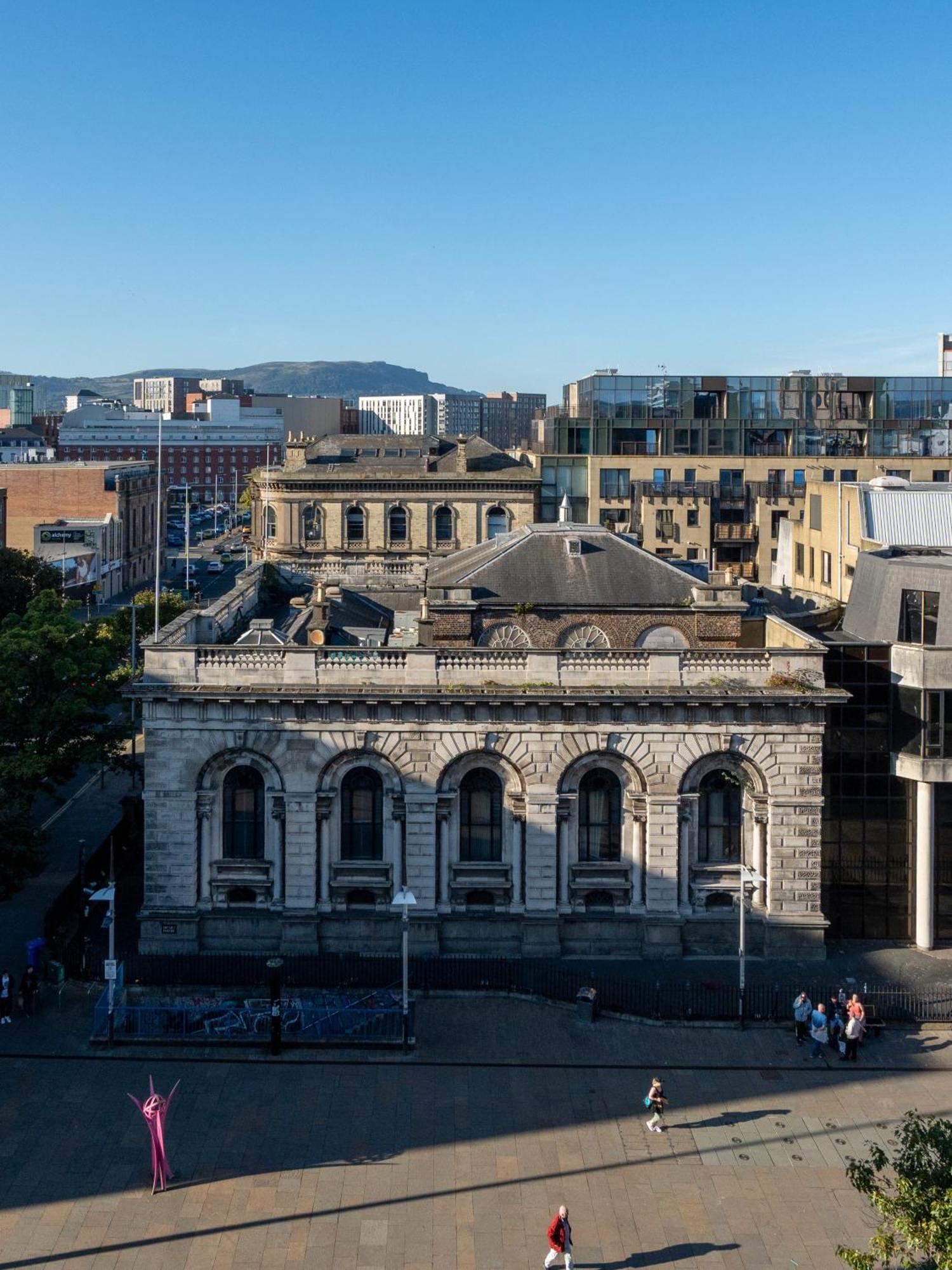Clock Penthouse - Private Parking & Balcony * Belfast