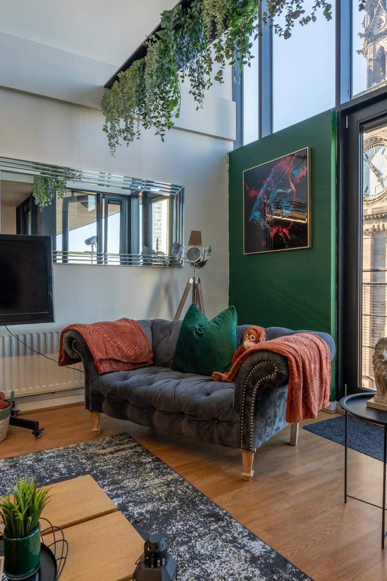 Apartment Clock Penthouse - Private Parking & Balcony Belfast