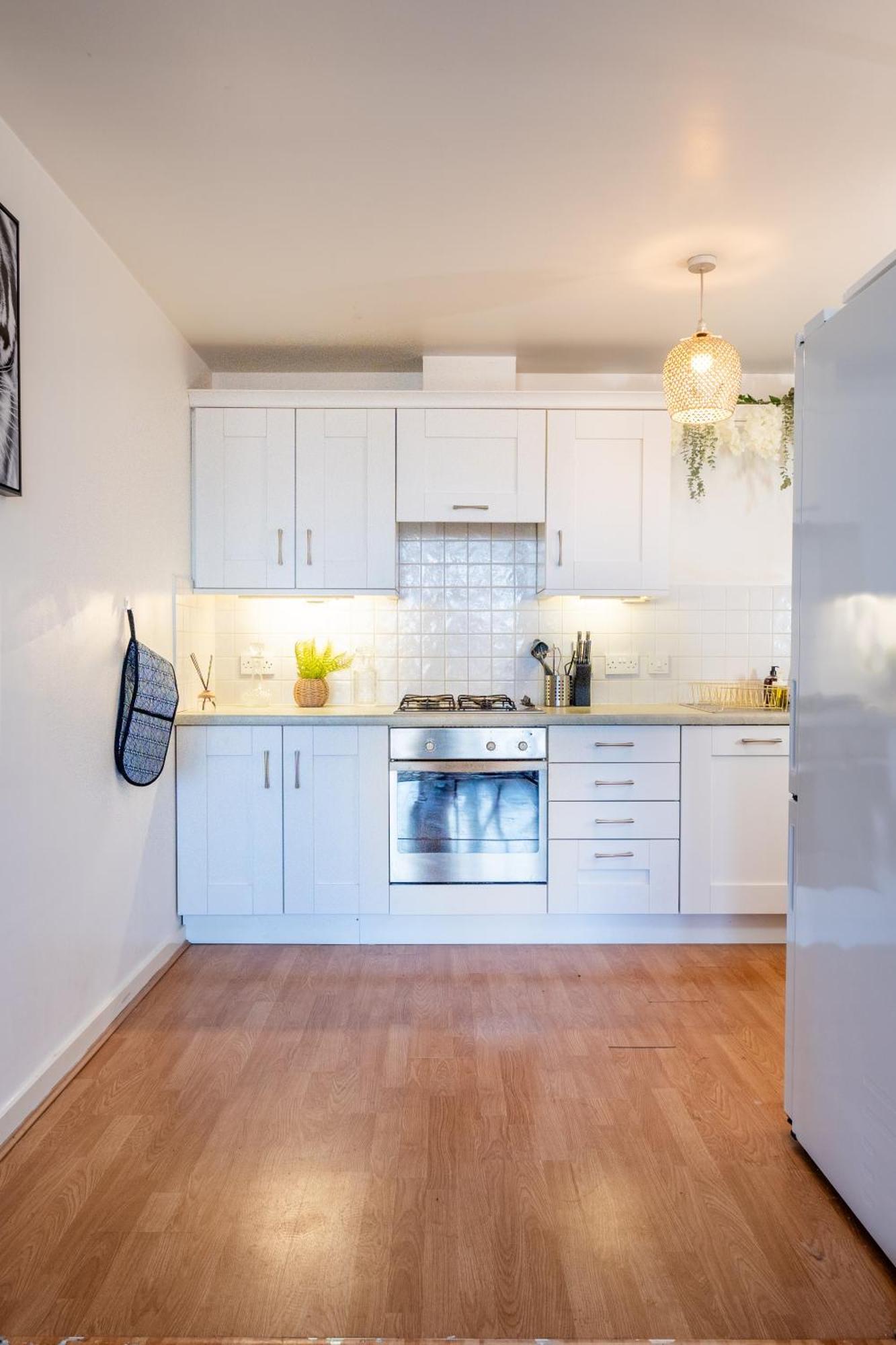 Clock Penthouse - Private Parking & Balcony *
