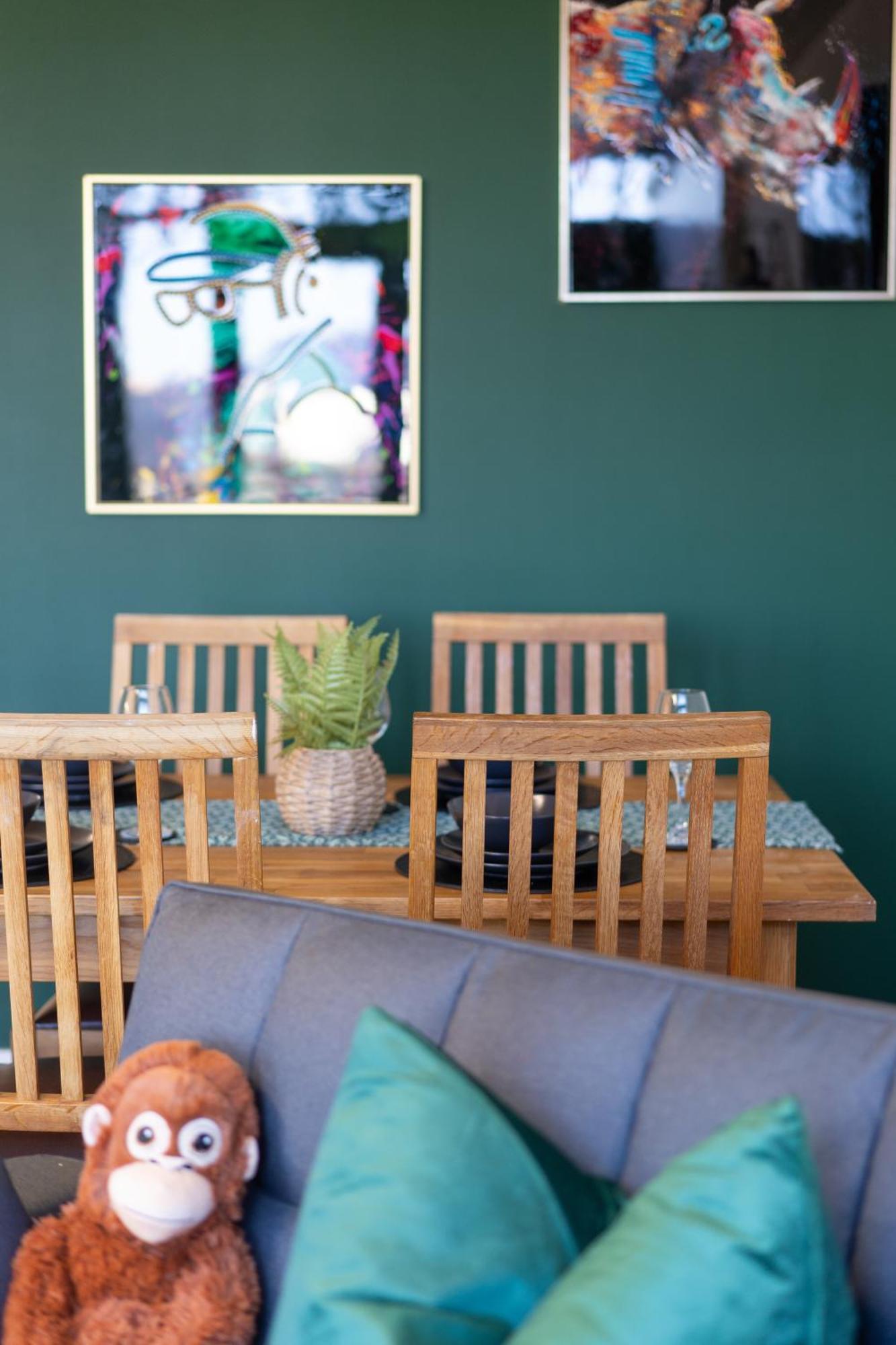 Clock Penthouse - Private Parking & Balcony Belfast