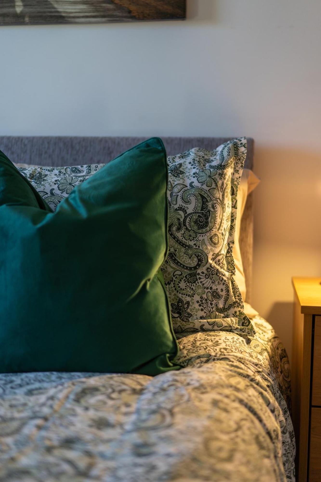 Clock Penthouse - Private Parking & Balcony * Belfast