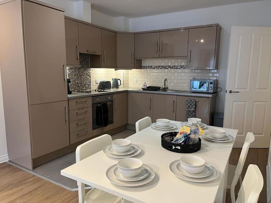 Luxury 2 Bed Gem In Heart Of Apartment *