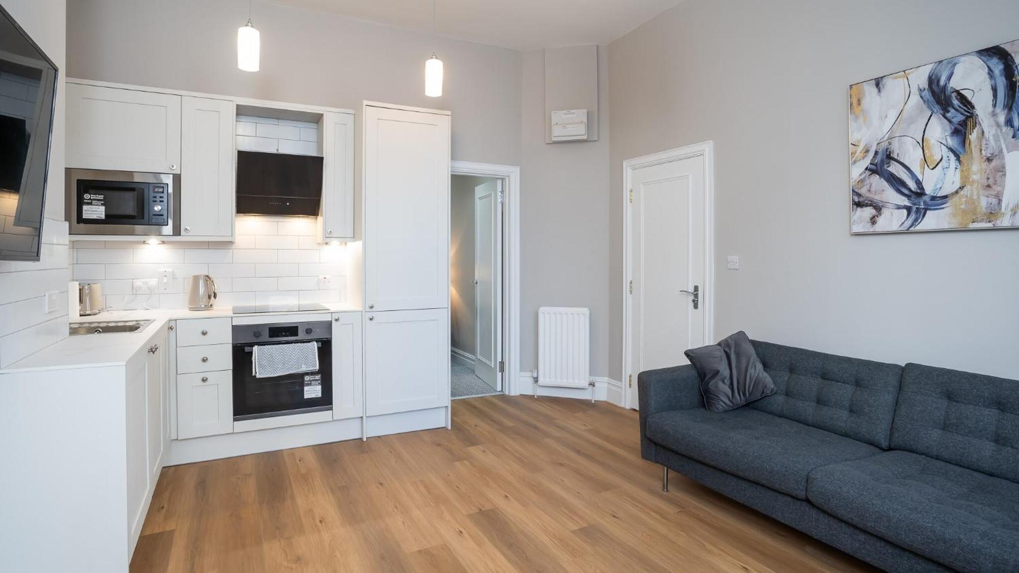 Modern 1 Bdr By Breaks