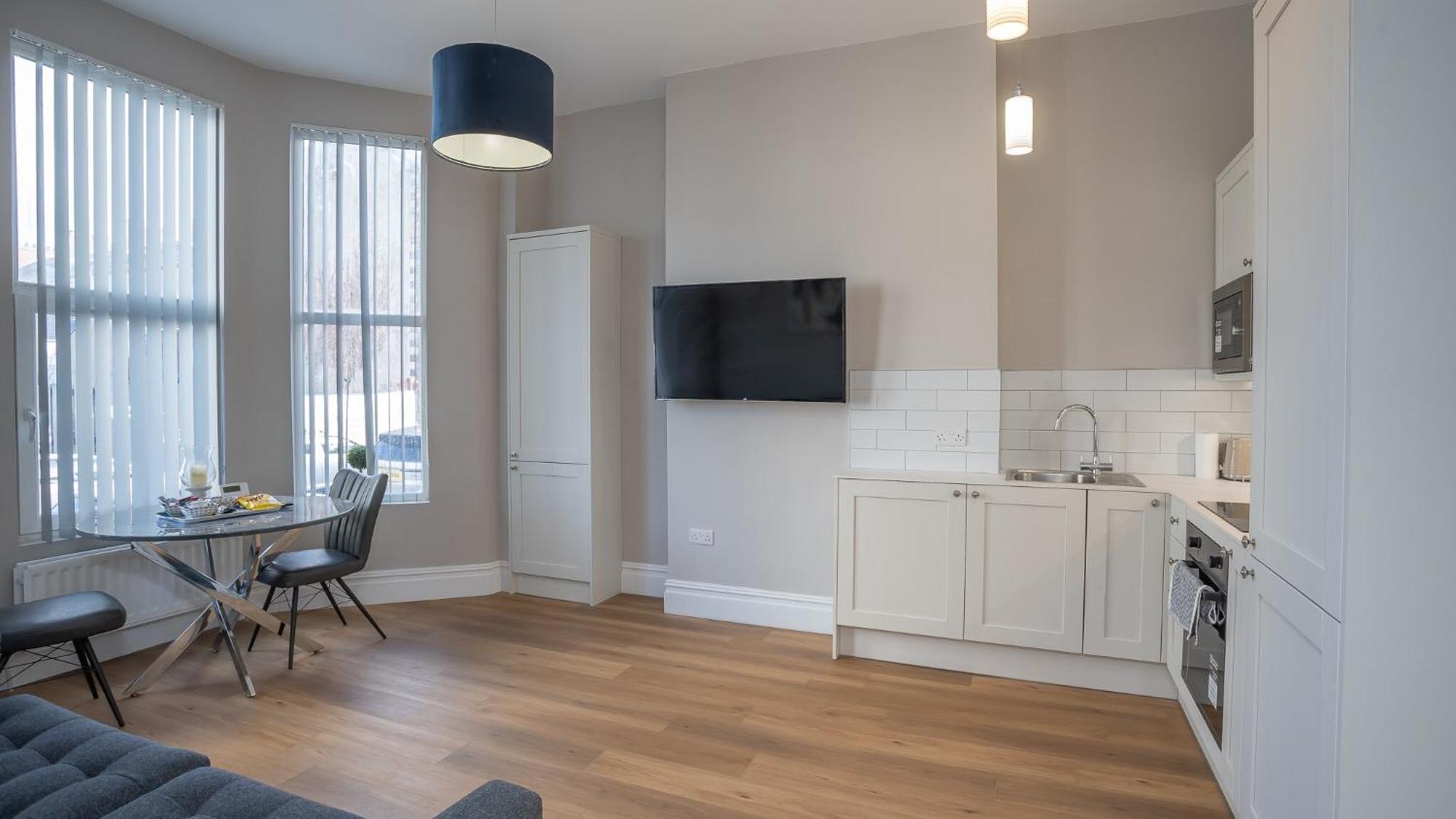 Modern 1 Bdr By Breaks