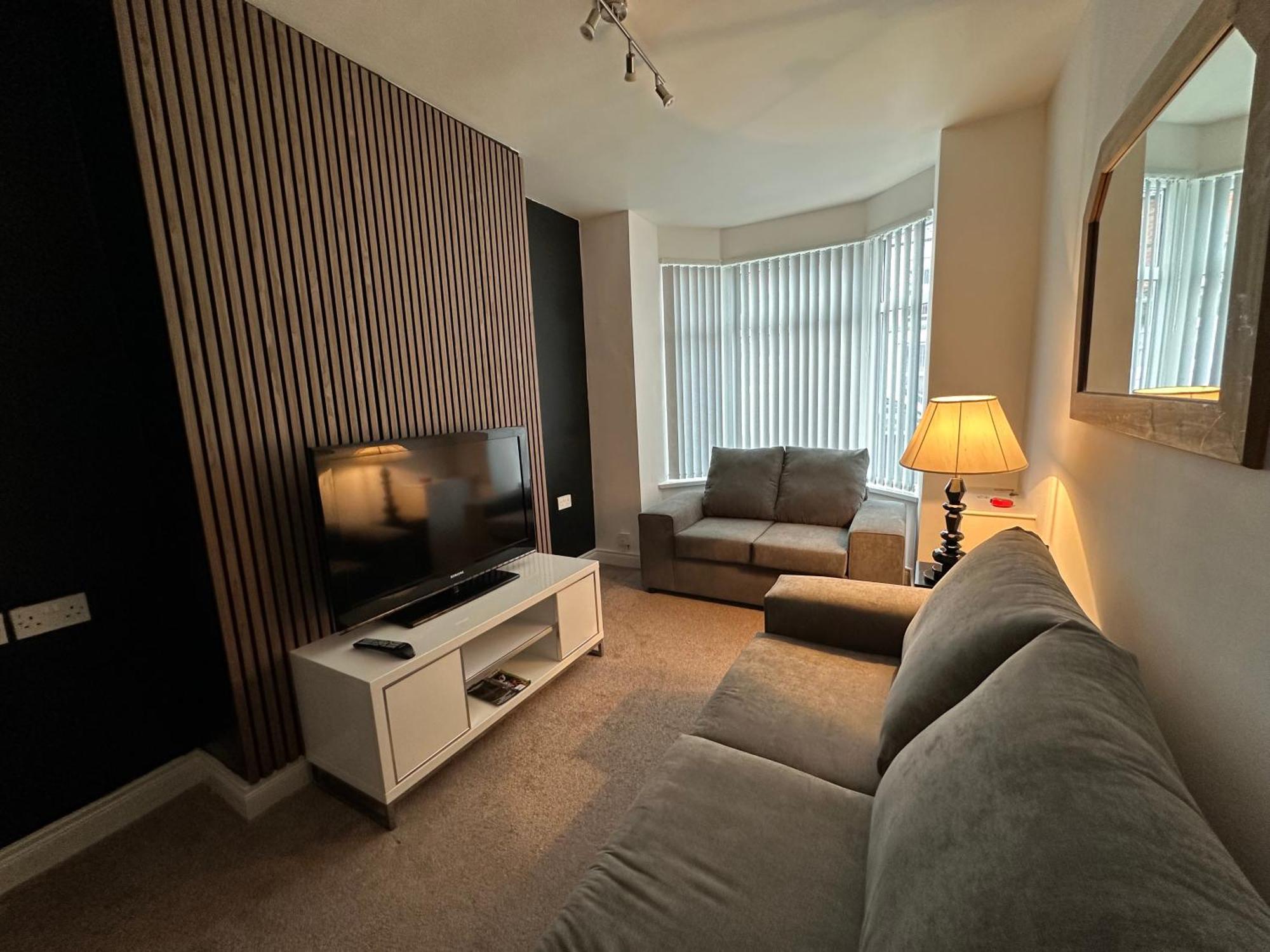 2br Stylish Ormeau Road House Holiday home