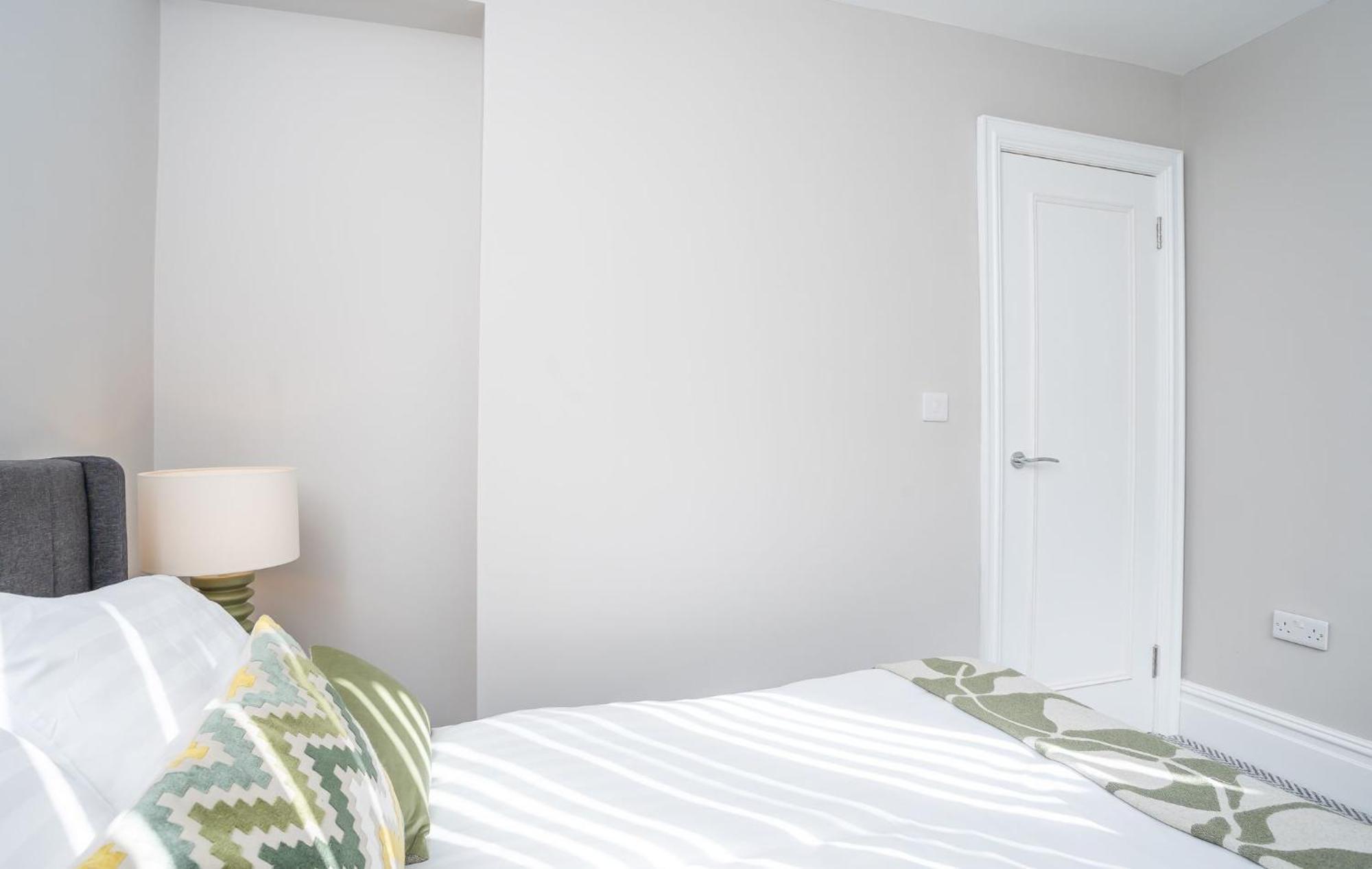 Modern 1 Bdr By Breaks Belfast