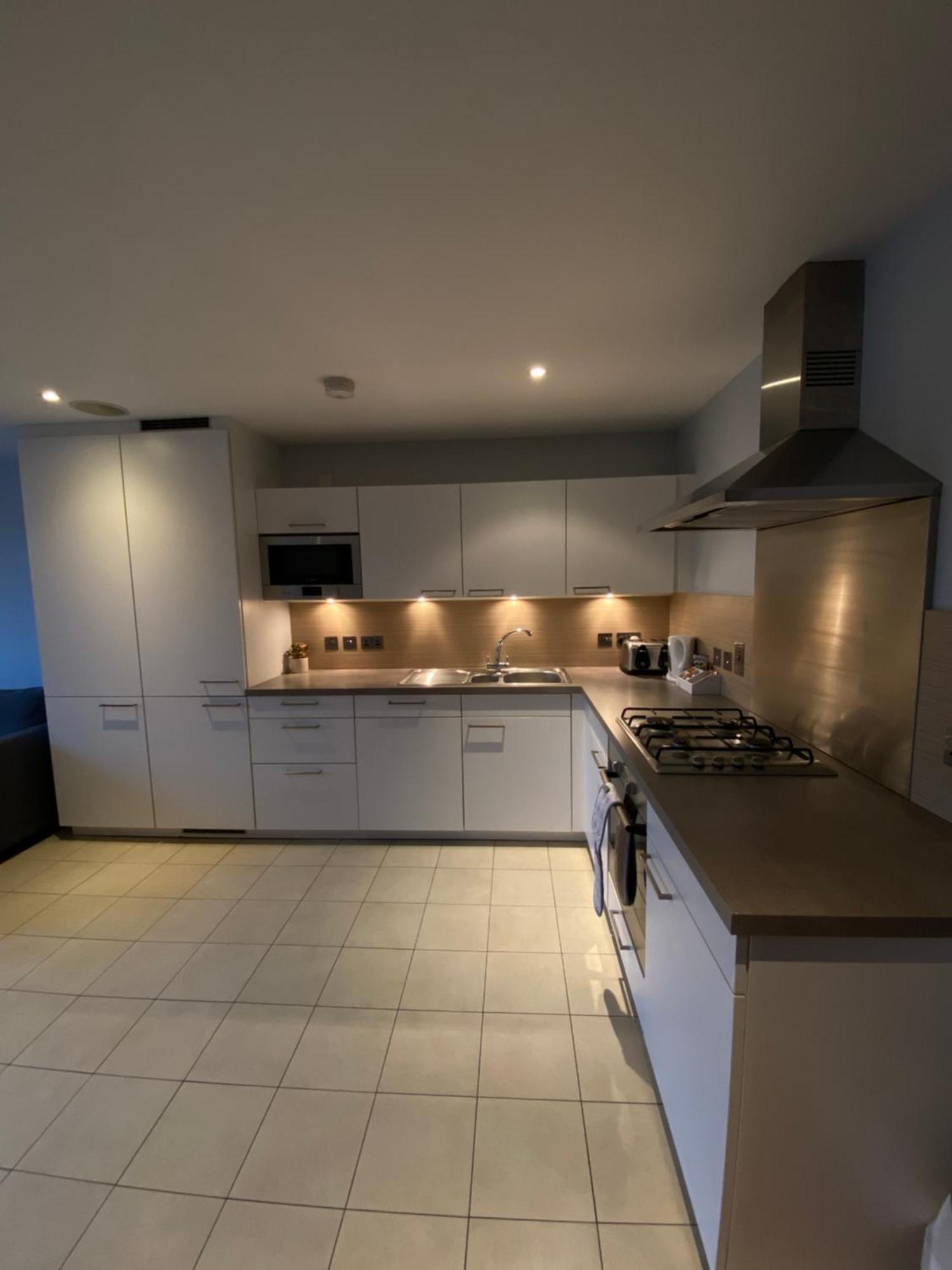 Stylish 1 Bed In Centre Apartment *