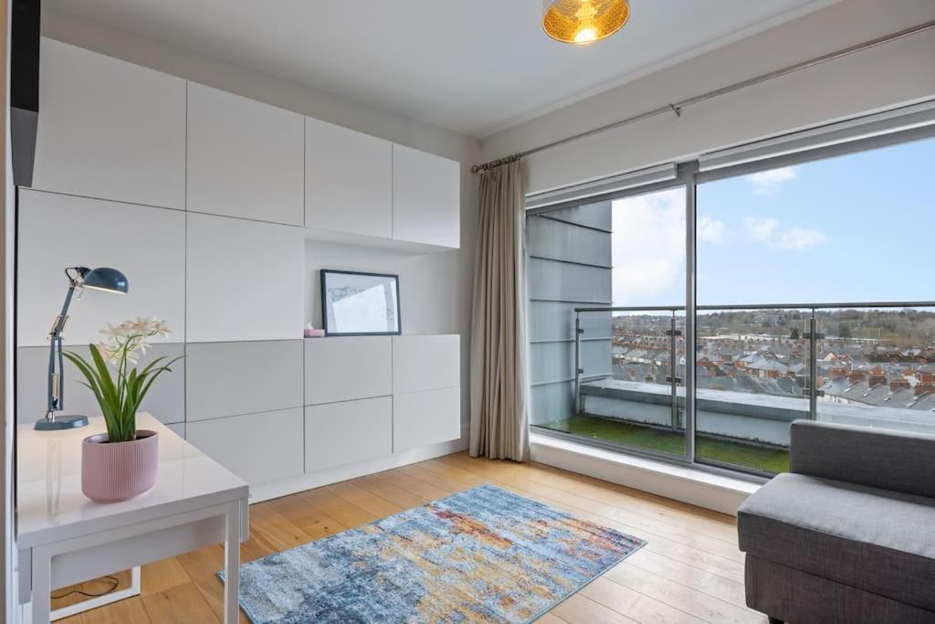 Apartment Free Parking - Luxury Penthouse Belfast