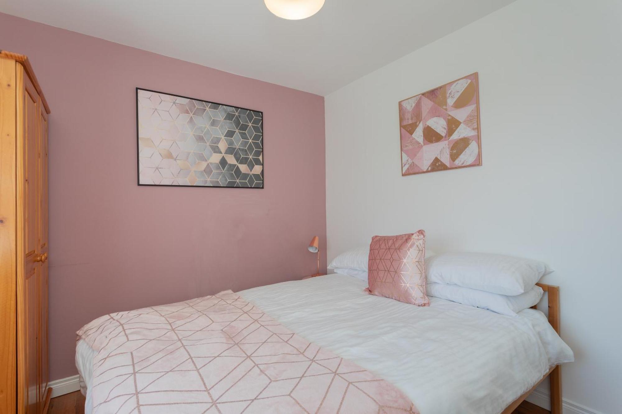 Ardenlee - Stylish 3 Bed Close To City, Parking And Wifi