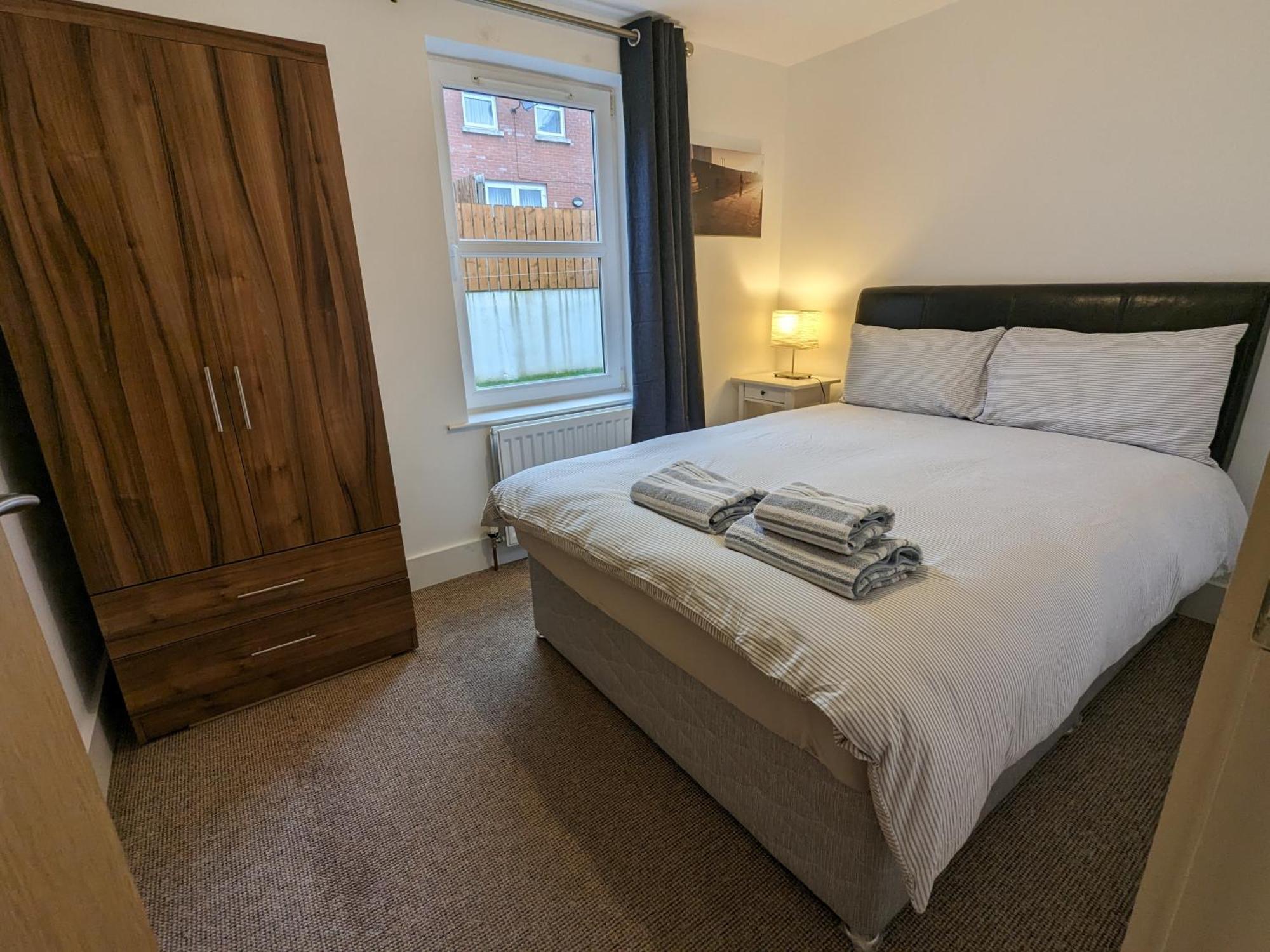 Cosy 2 Bedroom With Secure Parking And Great Transport Links