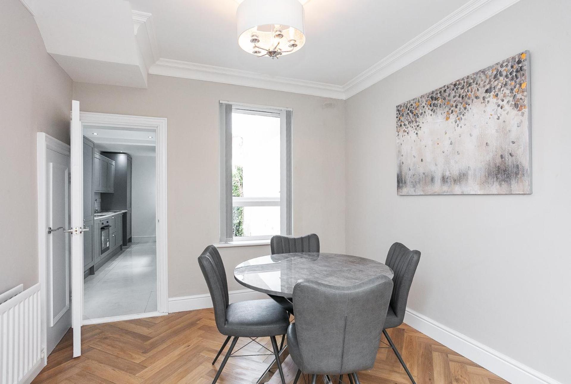 Stranmillis House *
