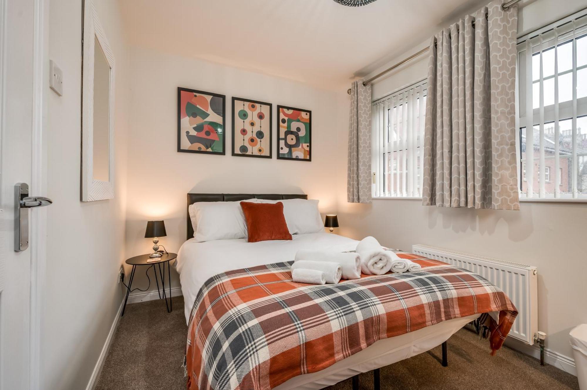 Staybynumbers - Centre Townhouse 2x Parking Holiday home *