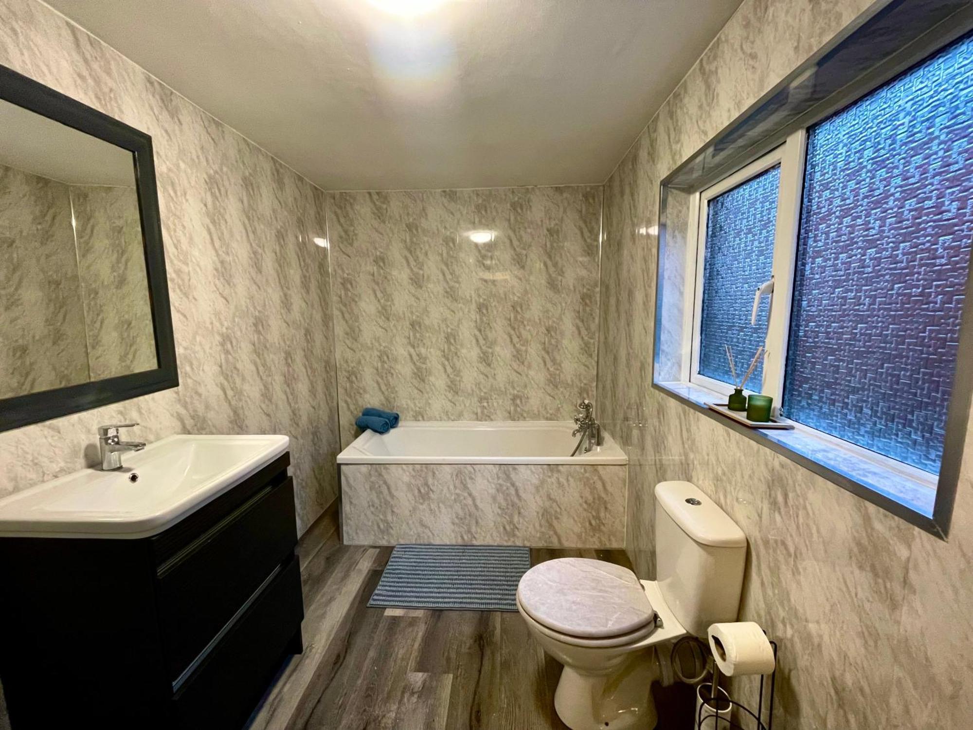 Eachtra House-minutes From