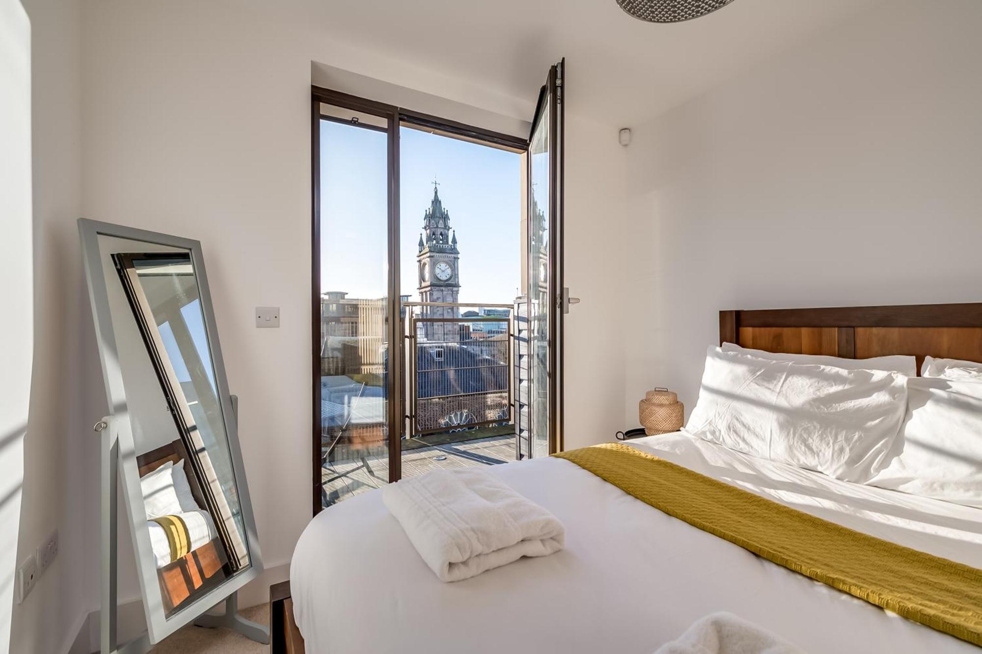 Custom House Square Centre Retreat * Belfast