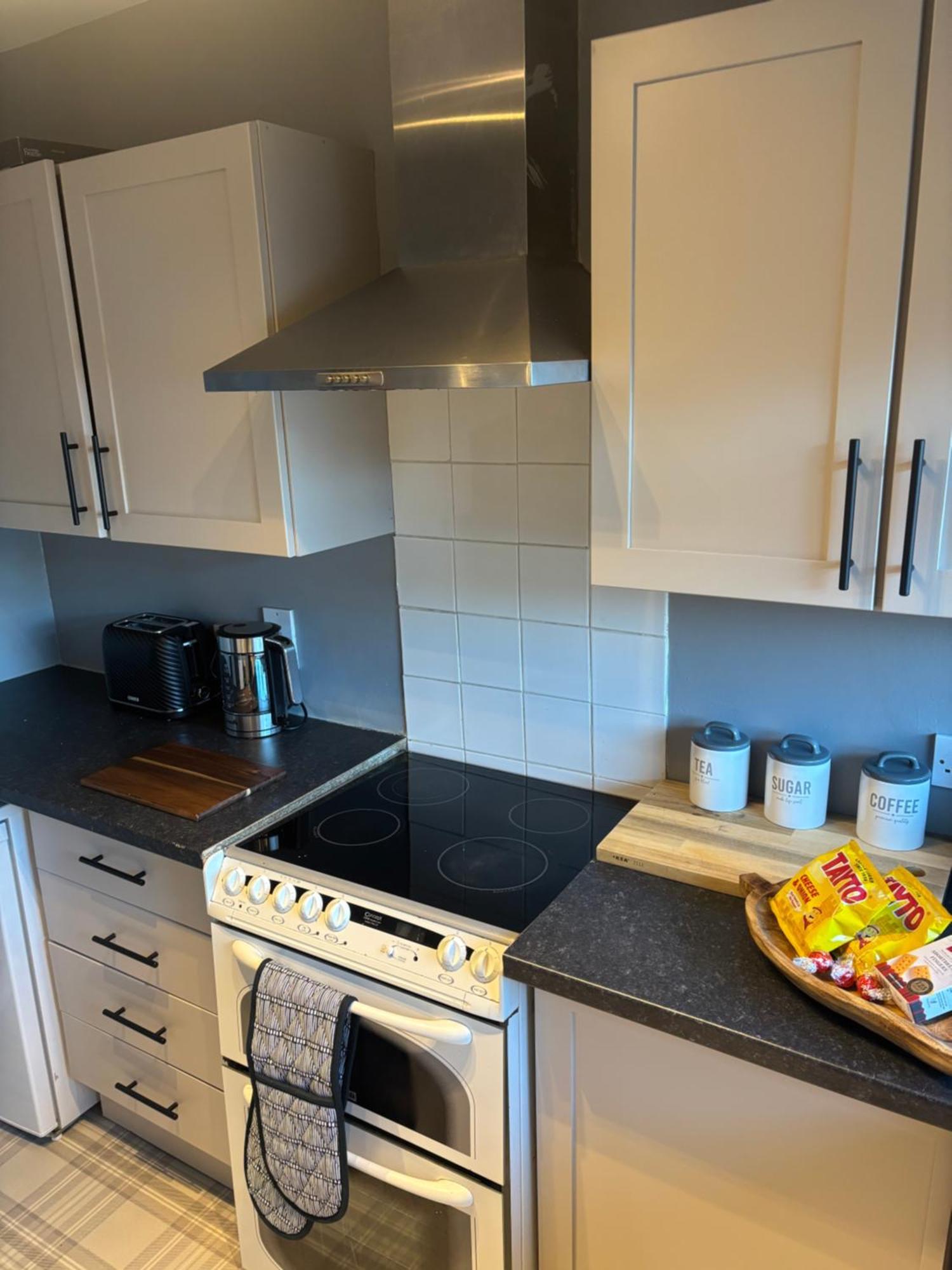 Fantastic Full 3 Bedroom Modern Apartment Belfast