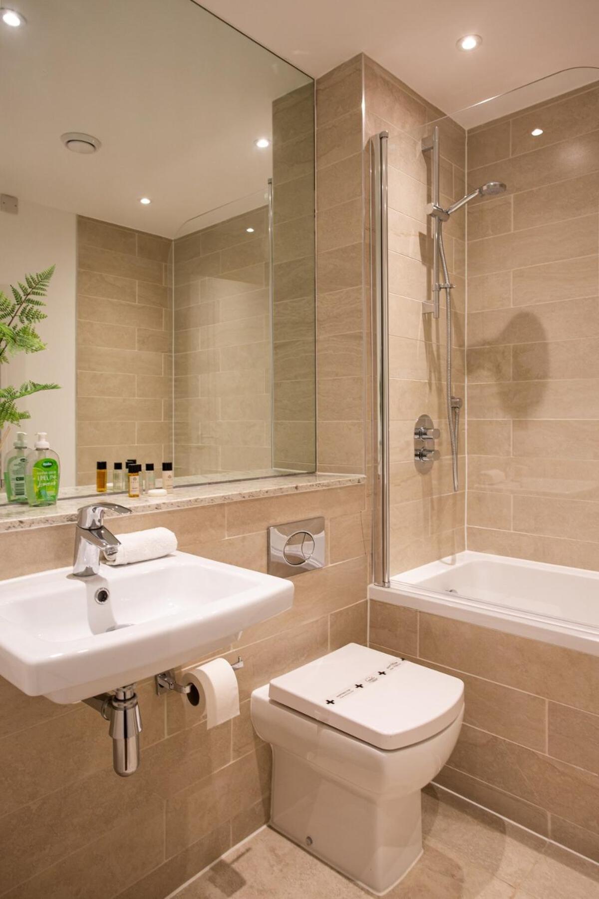 Stylish 2-bed Penthouse Sleeps 6 Location Apartment Belfast