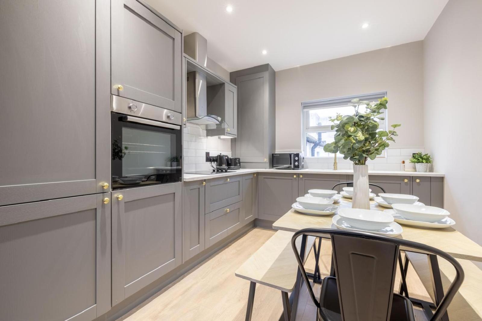 Queens Spacious 3 Bdr & 2 Bdr By Citygo *