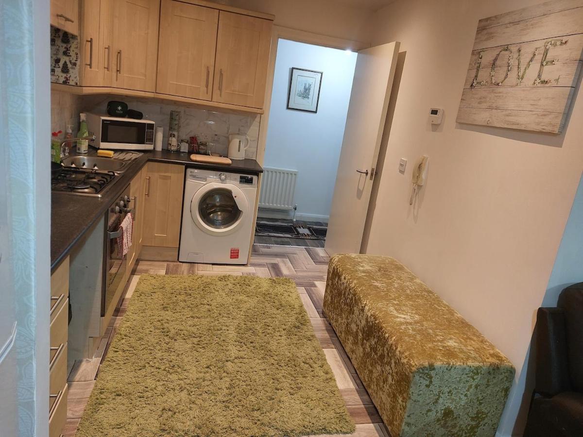 Middle Of Center Apartment *