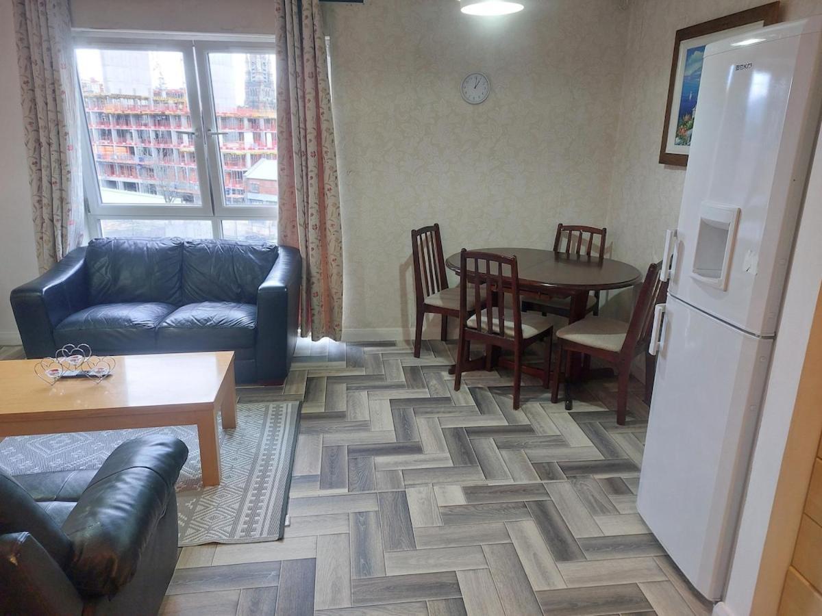 Middle Of Center Apartment Belfast