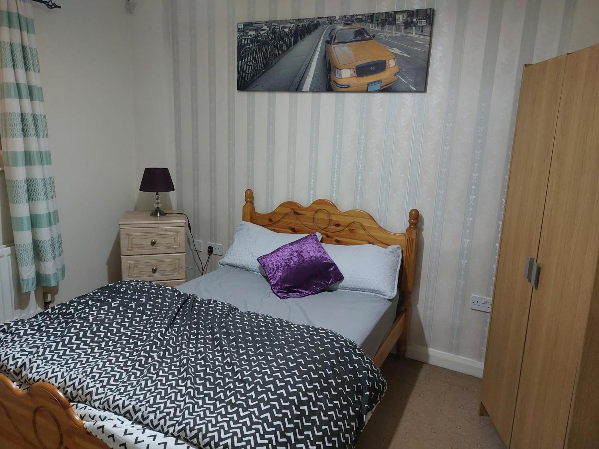 Middle Of Center Apartment Belfast