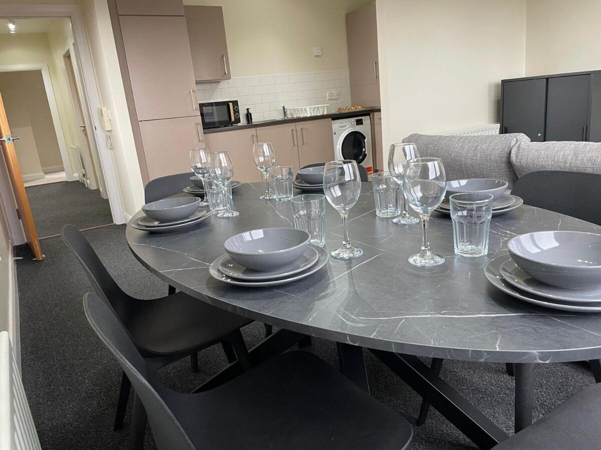 Stylish 2br With Views Near Centre Apartment Belfast