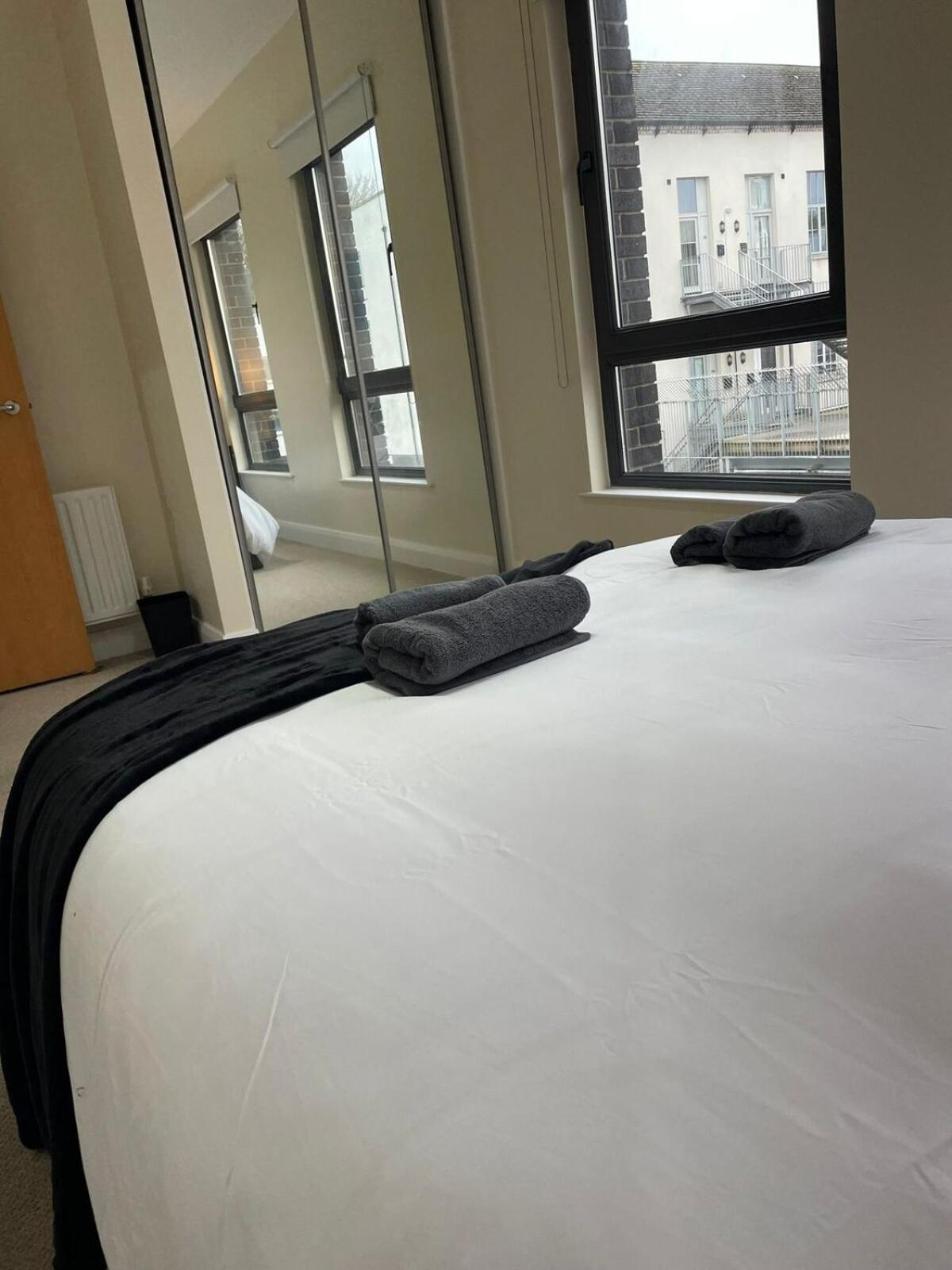 Stylish 2br With Views Near Centre Apartment