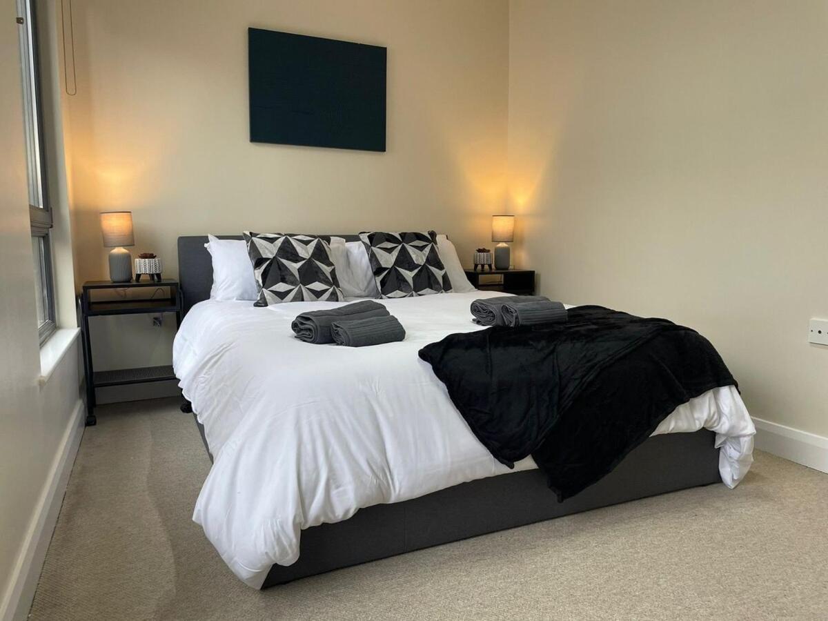 Stylish 2br With Views Near Centre * Belfast
