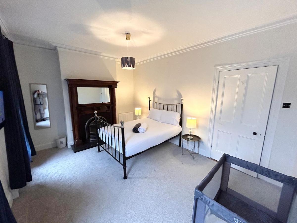 Luxurious, Newly Renovated, Victorian