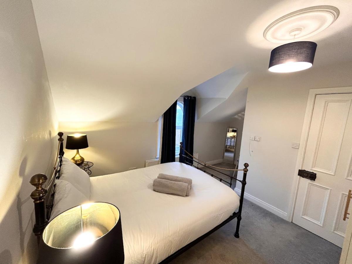 Luxurious, Newly Renovated, Victorian
