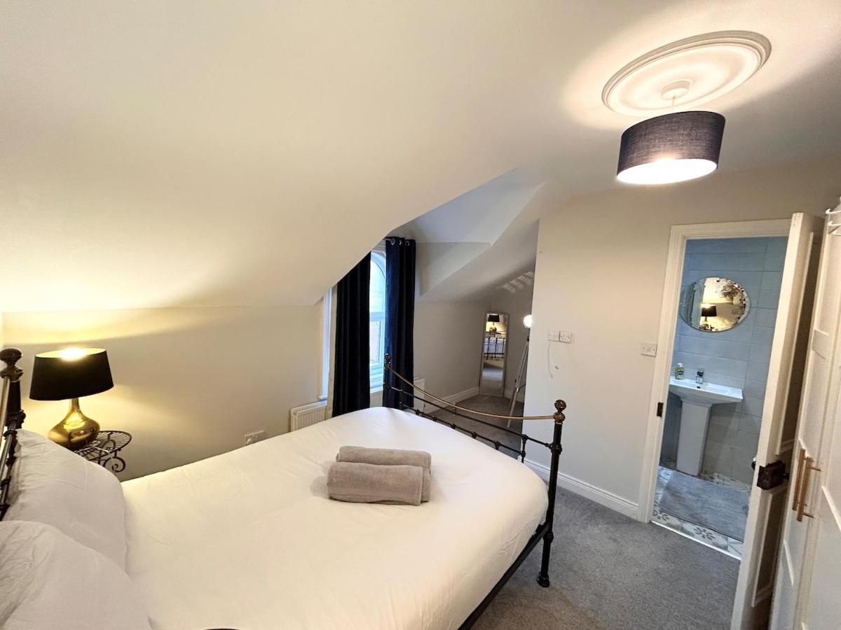 Luxurious, Newly Renovated, Victorian Holiday home Belfast