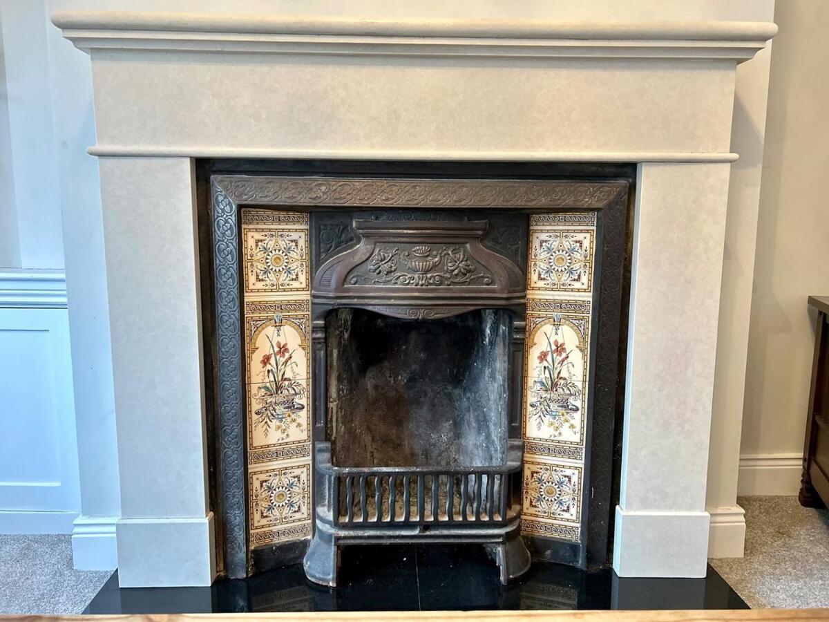 Luxurious, Newly Renovated, Victorian *