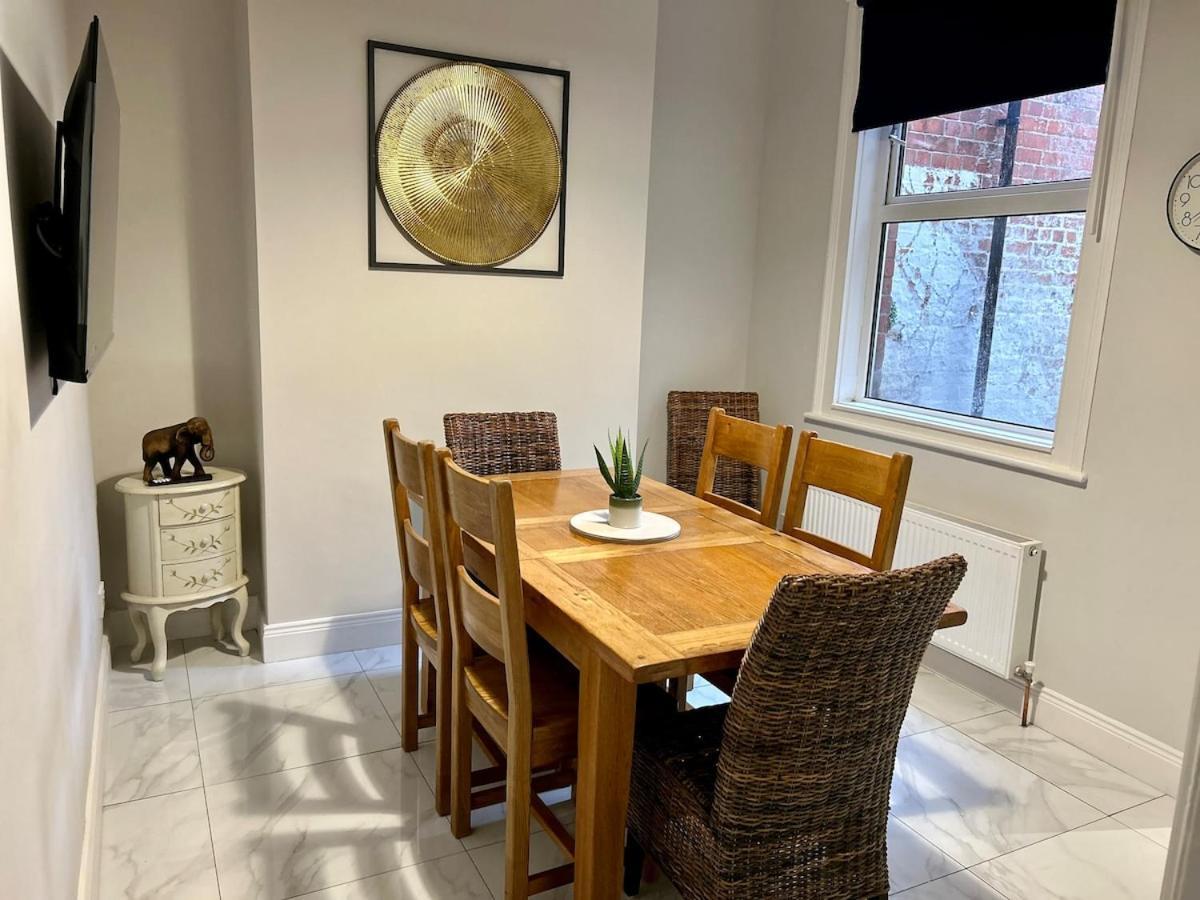 Luxurious, Newly Renovated, Victorian Holiday home Belfast