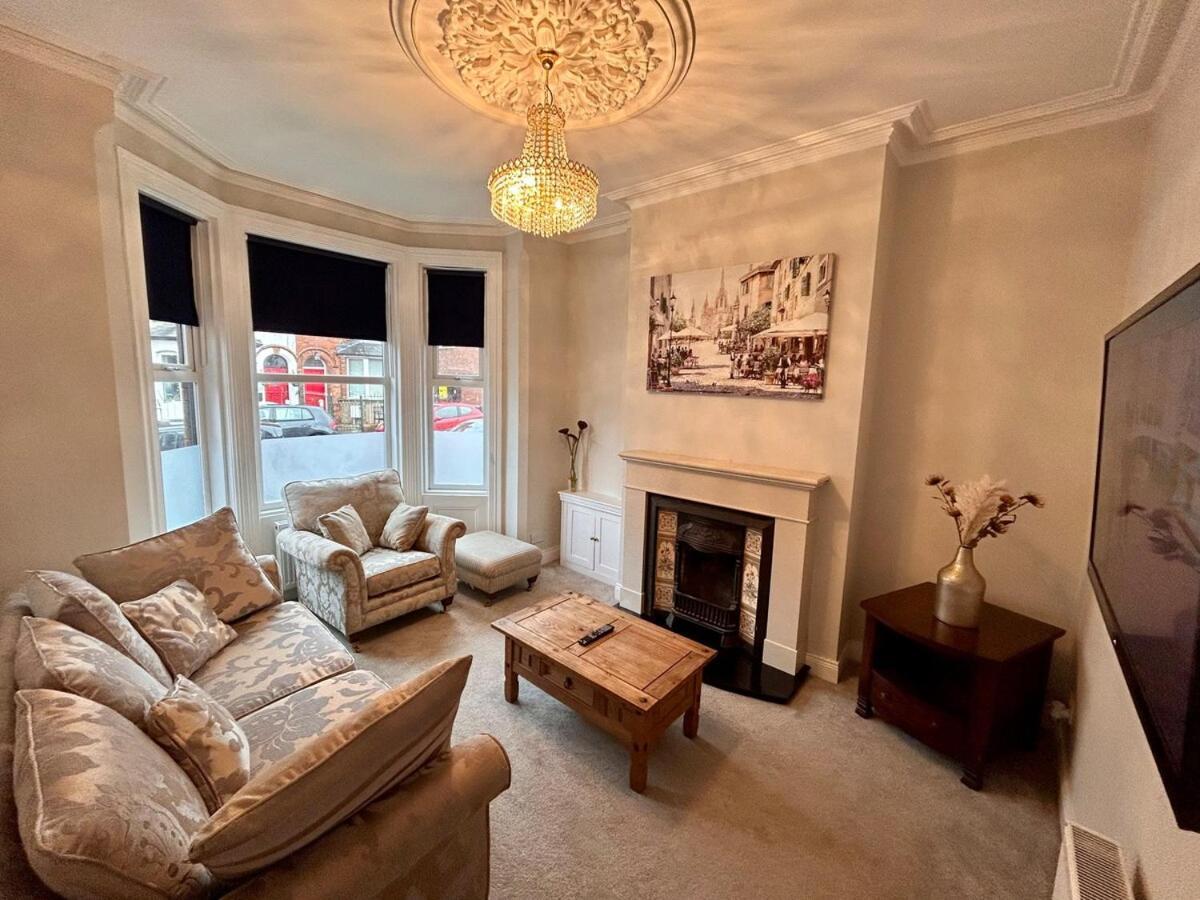 Luxurious, Newly Renovated, Victorian Holiday home Belfast