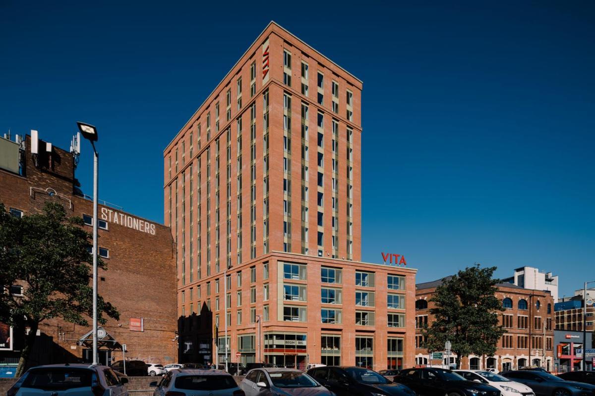 Apartment Student Only, Bruce Street At *