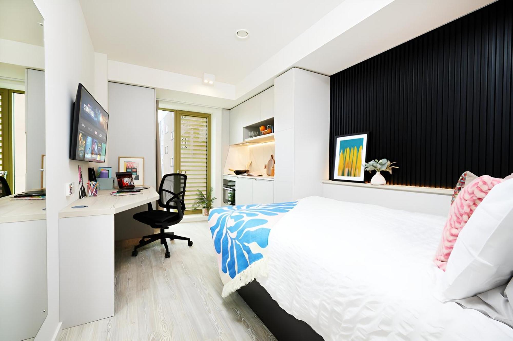 Student Only, Bruce Street At Apartment Belfast