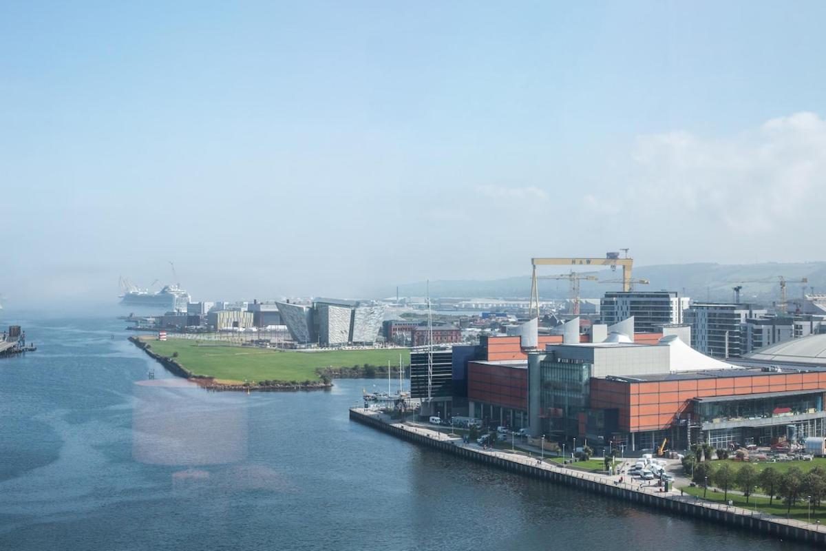 Exclusive High-floor With Breathtaking Titanic & Waterfront Views Sleeps 6 Apartment Belfast