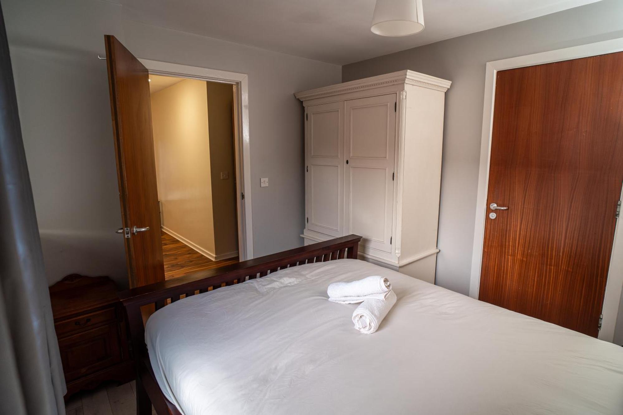 Apartment 3 Bed - In Centre *